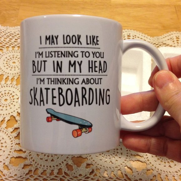 Humorous coffee cup, thinking of skateboarding - Picture 1 of 6